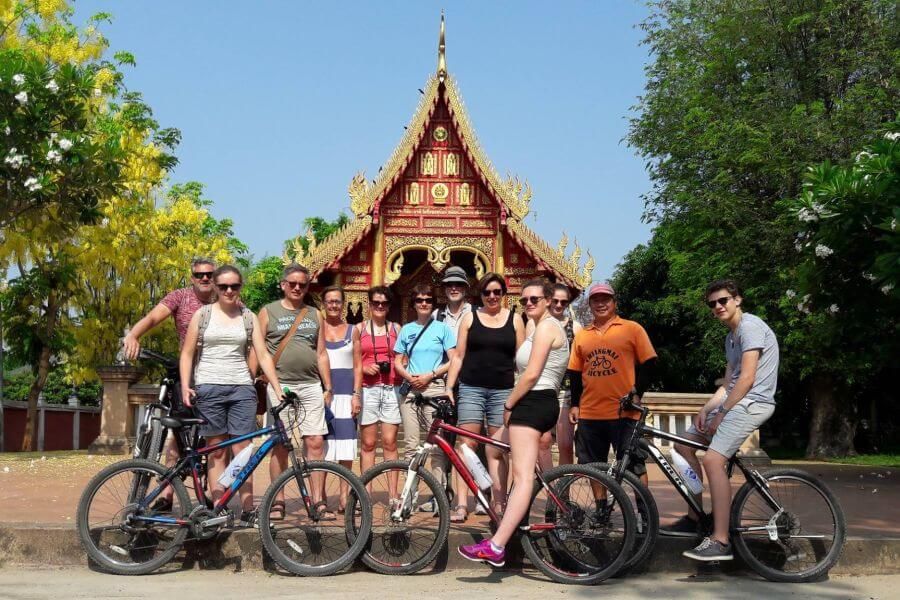 Thailand Chiang Mai fietstour tempel groep
