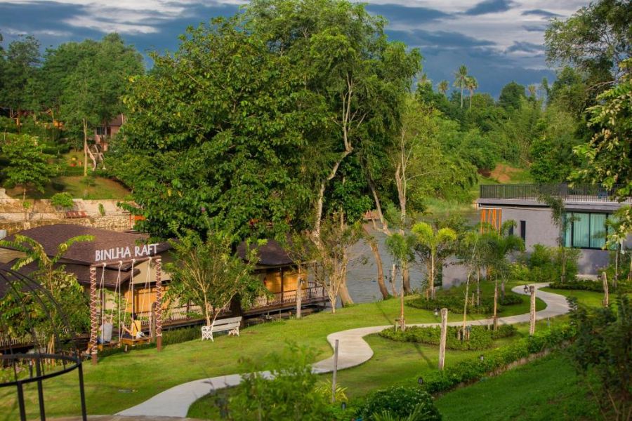 thailand kanchanaburi binlha raft resort 2936