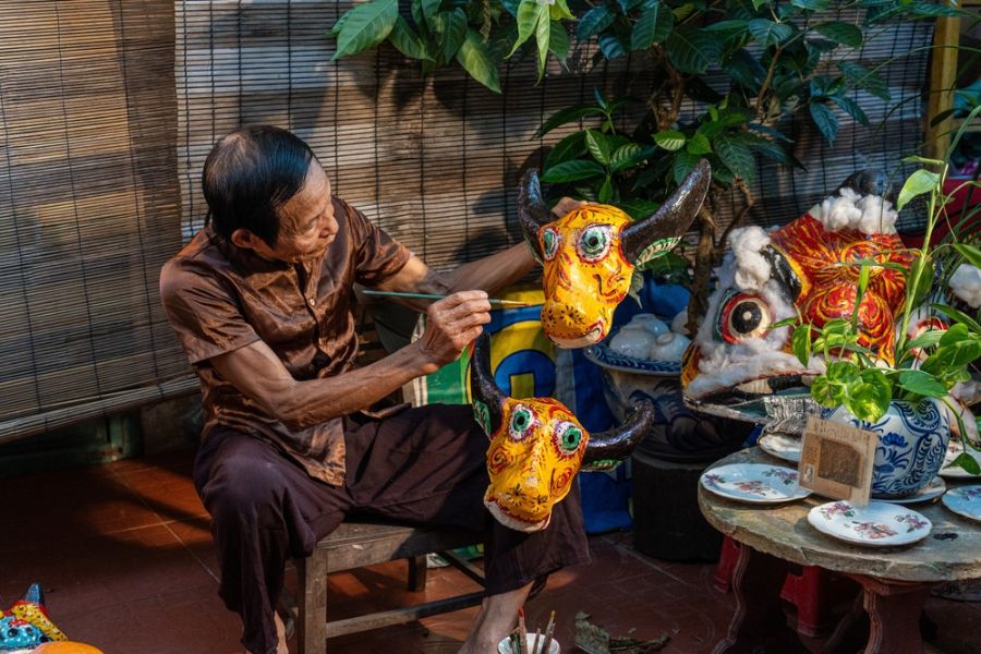 vietnam ninh binh nam dinh markt man maakt maskers