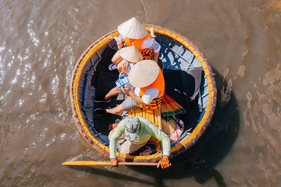 vietnam quang ninh dong trieu ngo rivier bamboemand boot