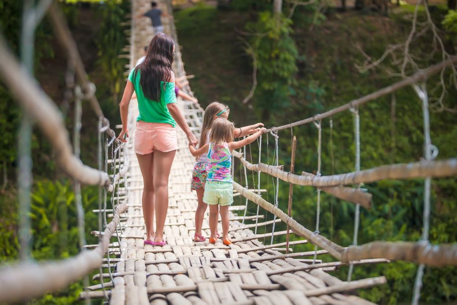 filipijnen bohol loboc rivier hangbrug