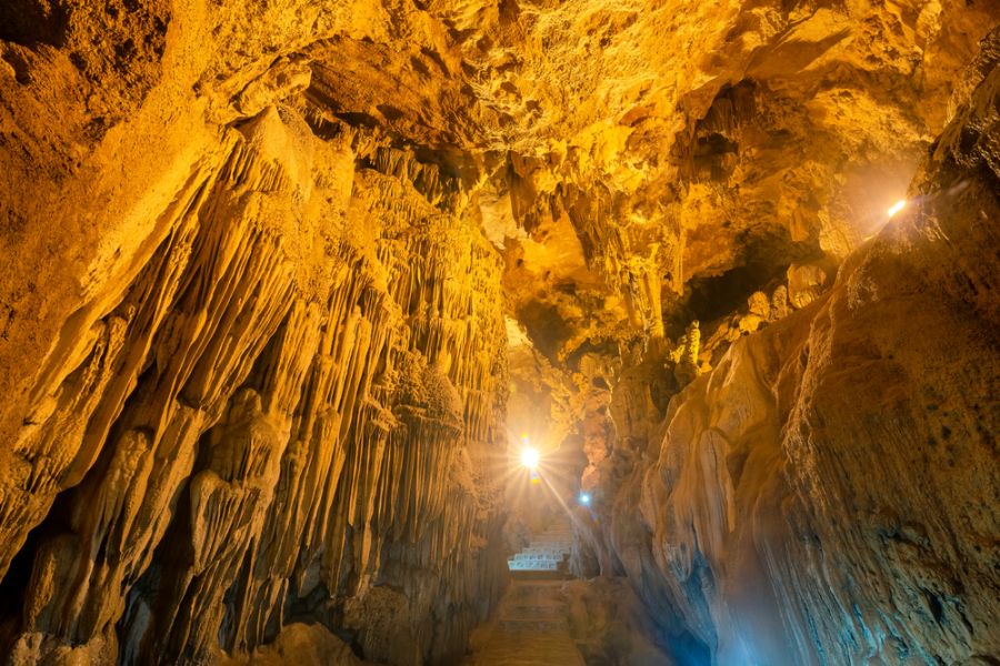 vietnam ban gioc nguom ngao grotto