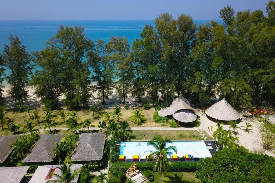 thailand koh lanta long beach chalet 4138